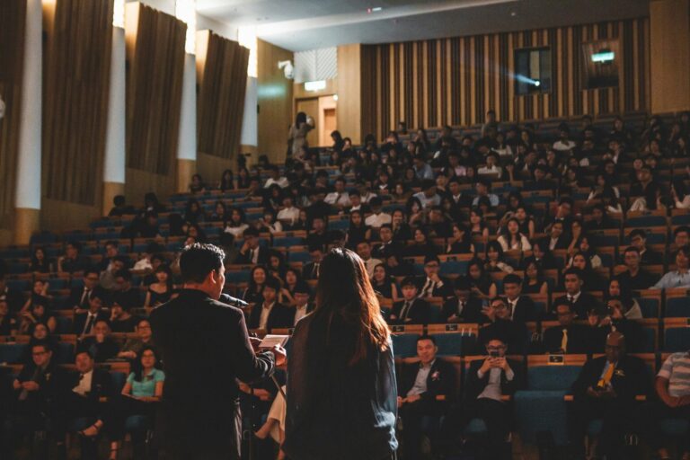 SE CELEBRARON MÁS CONGRESOS EN 2025, PERO CON MENOR ASISTENCIA